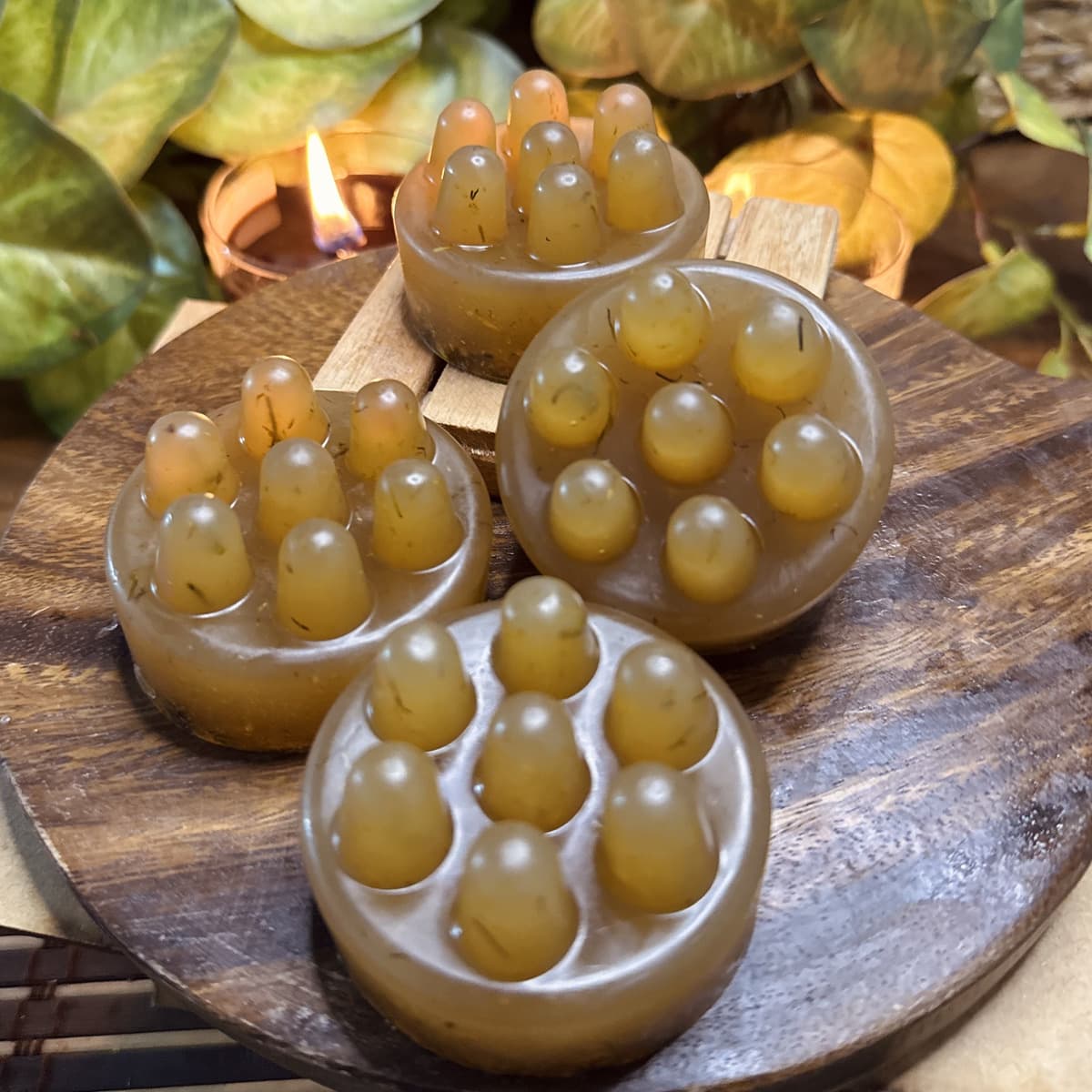 Kit 4 Sabonetes Artesanais Mini Massageadores de Camomila — imagem 1