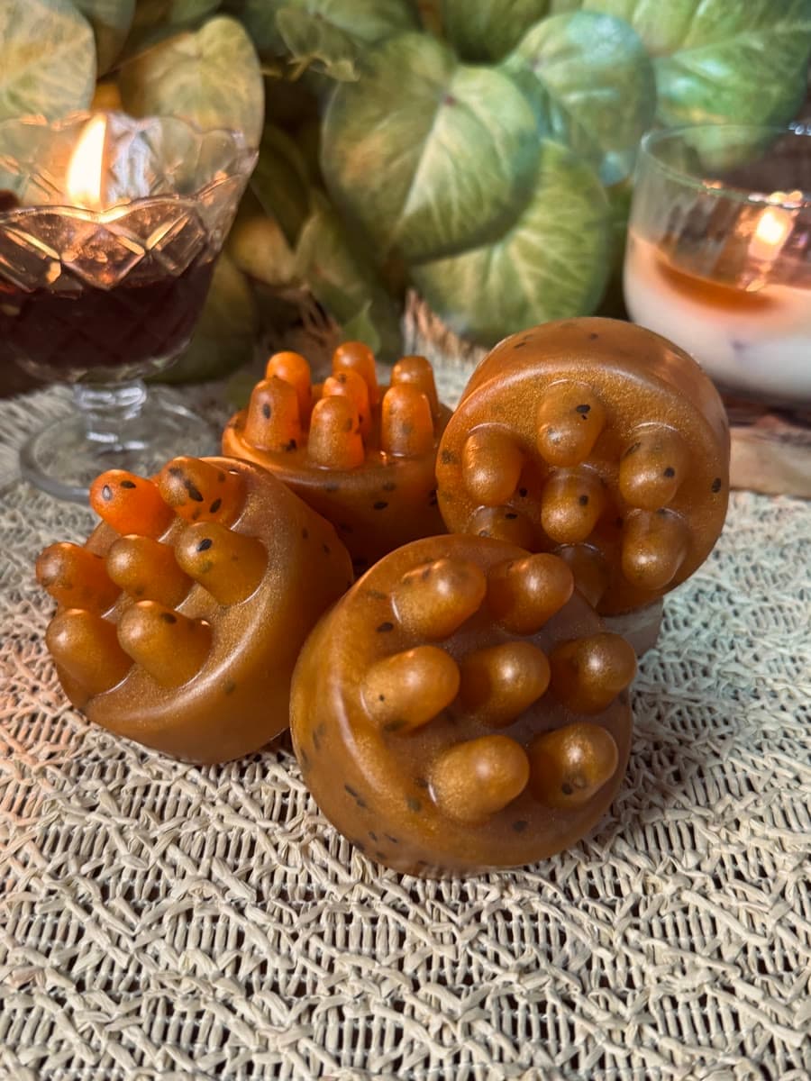 Kit 4 Sabonetes Artesanais Mini Massageadores - Aroma Maracujá — imagem 1